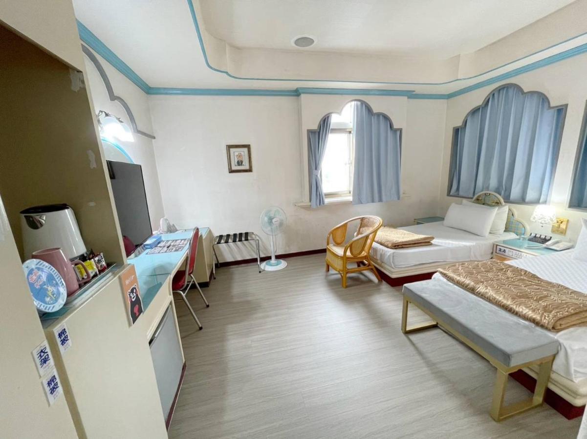 Hua Ku Hotel Tajnan Kültér fotó