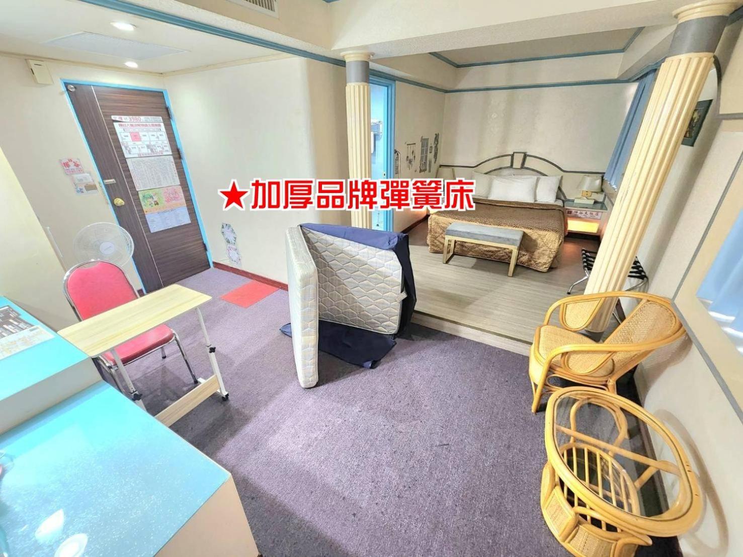 Hua Ku Hotel Tajnan Kültér fotó