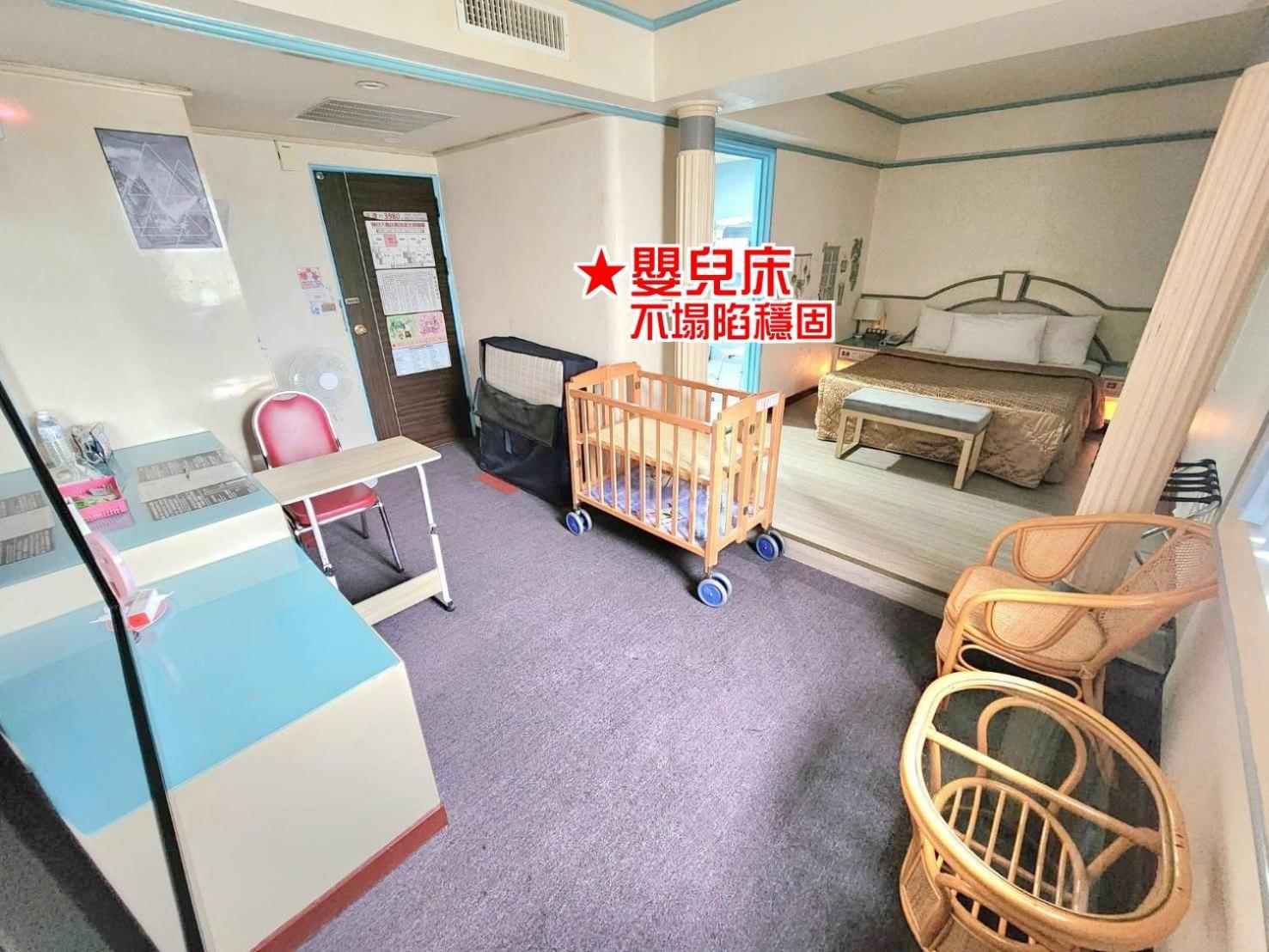 Hua Ku Hotel Tajnan Kültér fotó